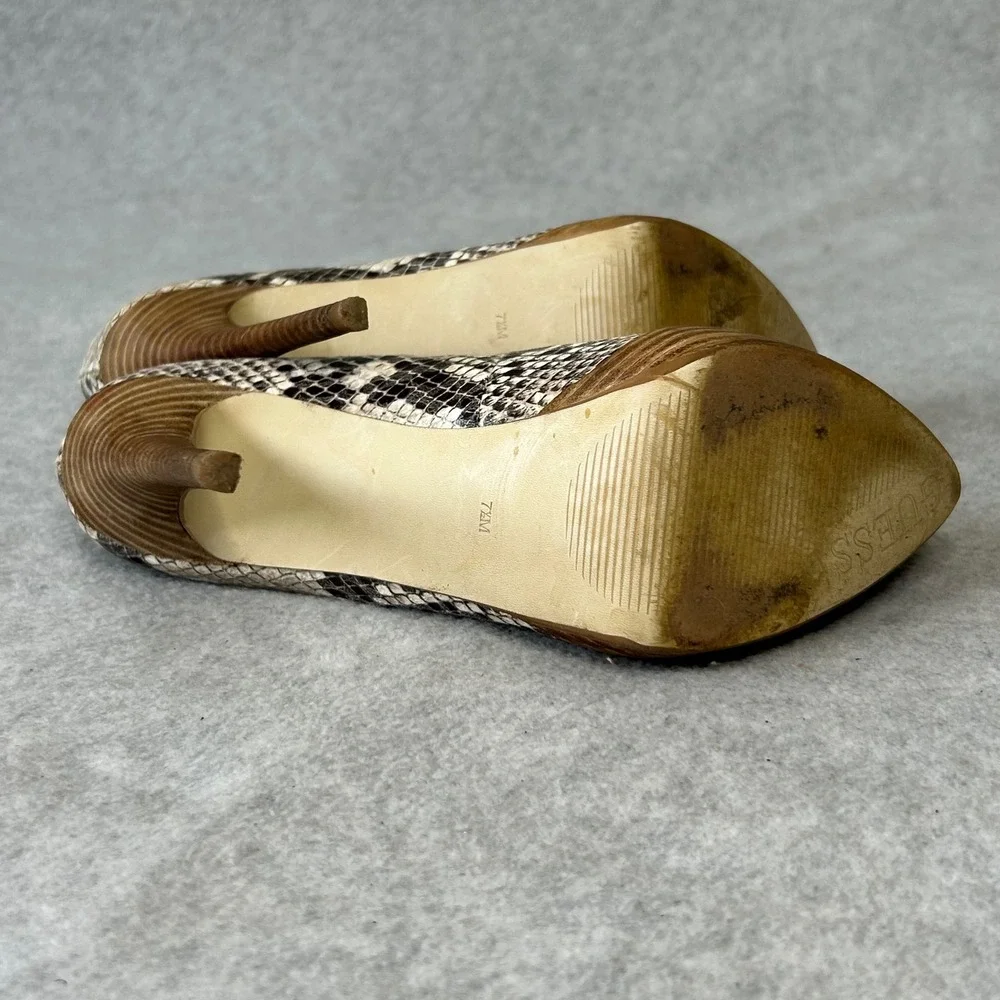 Guess‎ Snakeskin Platform Heels Red Trim Pumps Women's Size 7.5M